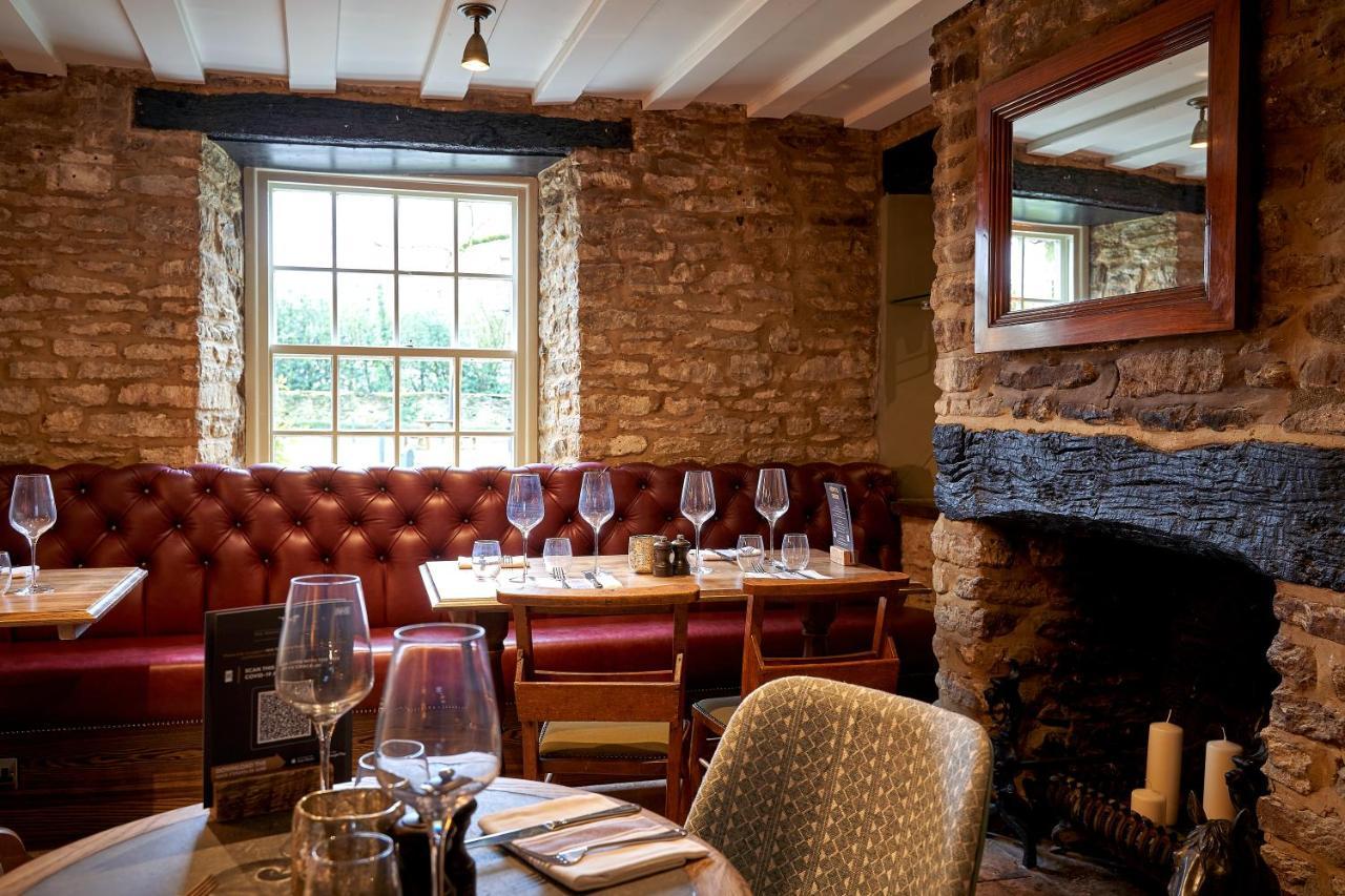 The Horse And Groom Inn Malmesbury Eksteriør bilde
