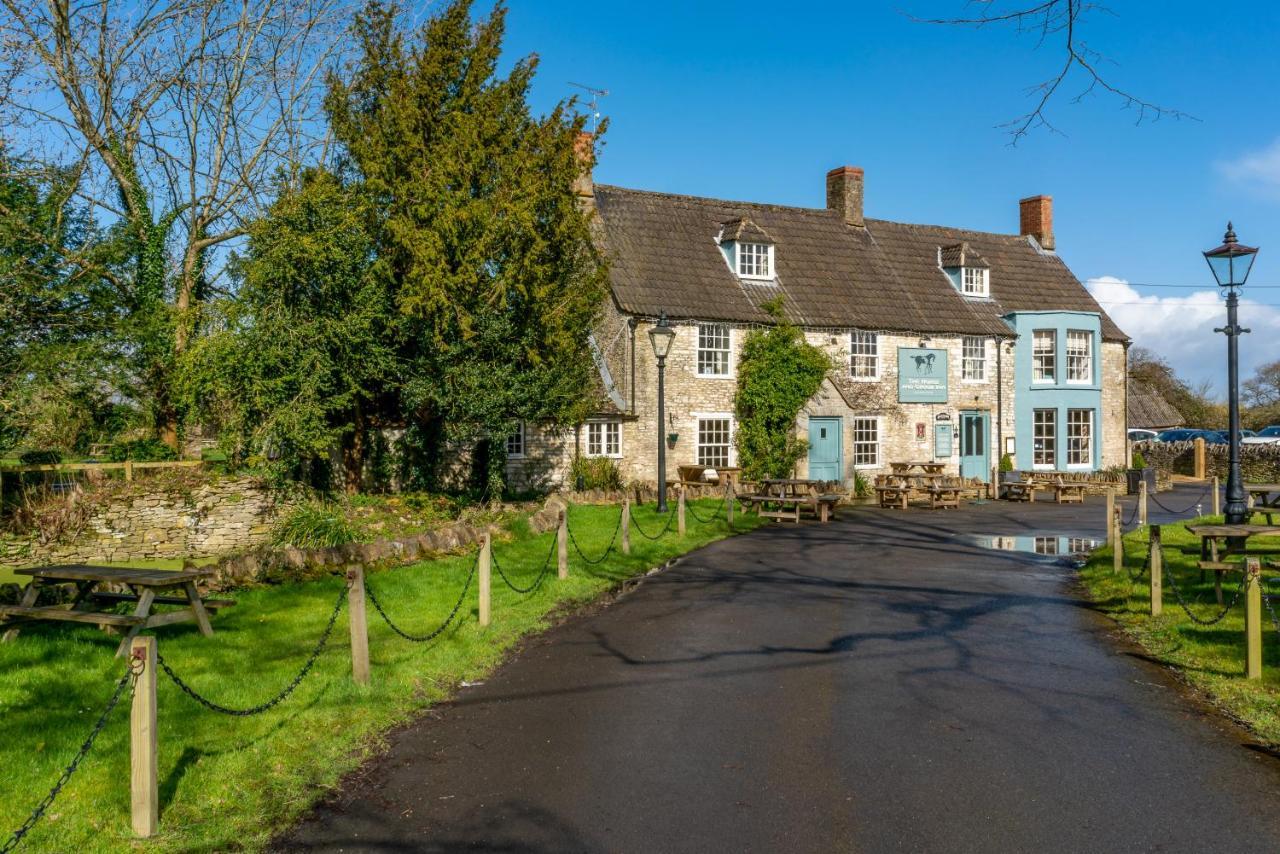 The Horse And Groom Inn Malmesbury Eksteriør bilde
